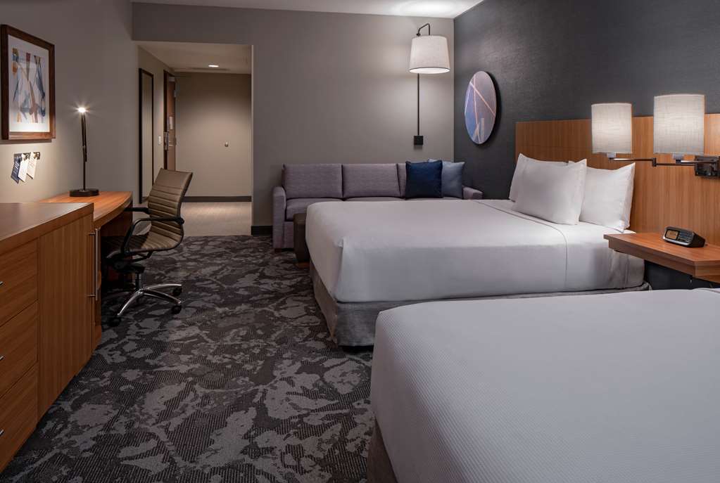 Hyatt Place Indianapolis Downtown - photo 29