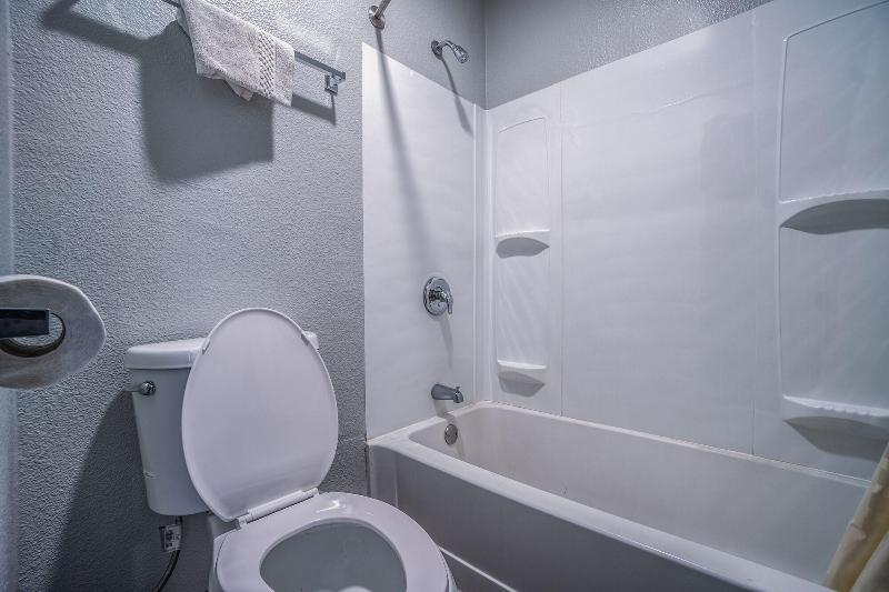 Hotel Comfort Stay by OYO Texarkana East AR I 30 - photo 83