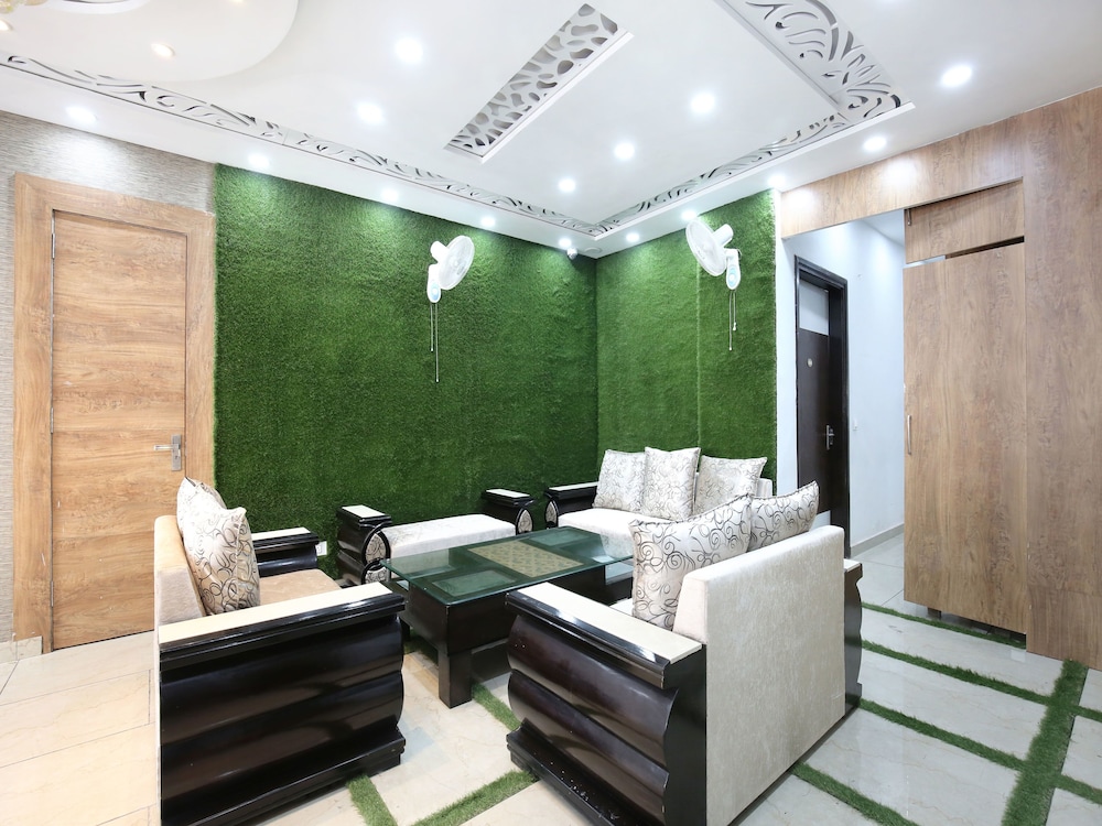 Oyo 15863 Hotel Royal Vij