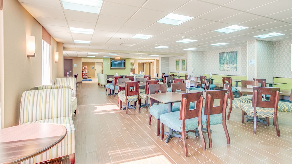 Holiday Inn Express Richmond Midlothian Turnpike by IHG - photo 13