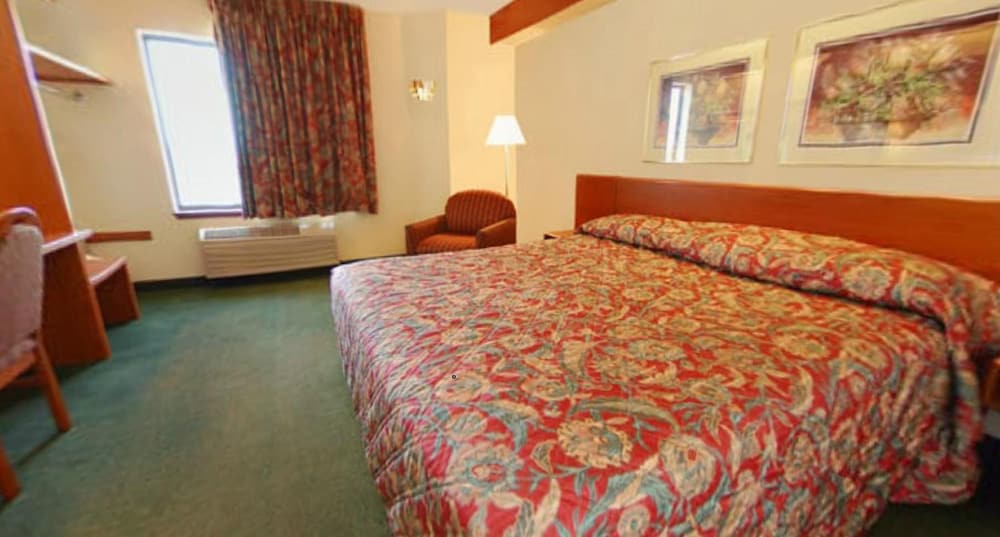 Syracuse Inn & Suites - photo 20