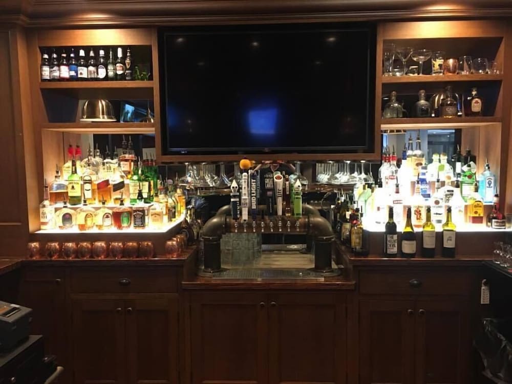 The Stables Inn and Suites - photo 28
