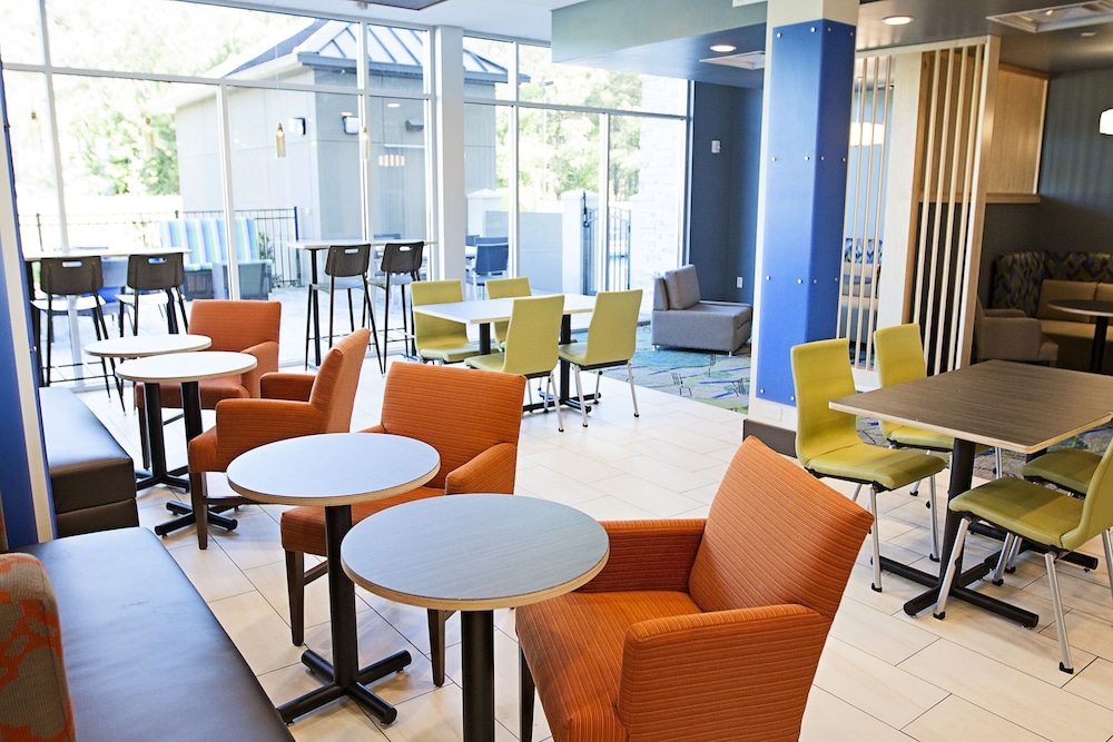 Holiday Inn Express & Suites Greenwood Mall by IHG - photo 3