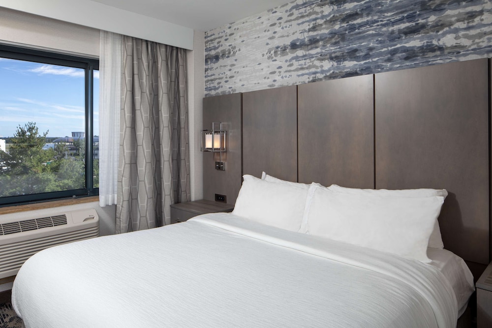 Embassy Suites by Hilton Portland Maine - photo 8