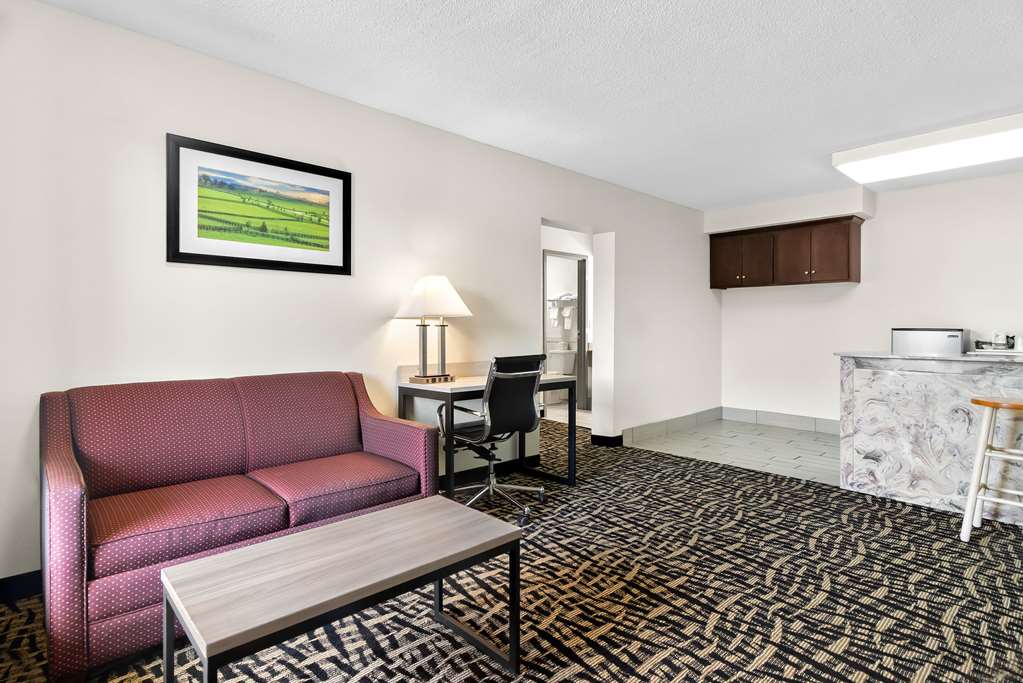 Quality Inn Russellville - photo 11