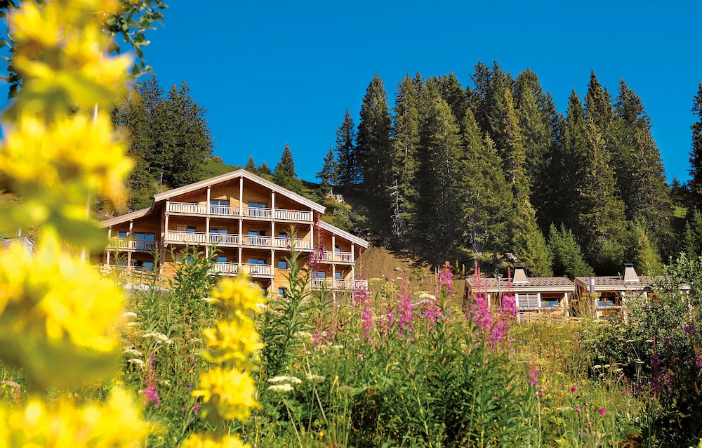 Dormio Resort Les Portes du Grand Massif — hotel in Magland
