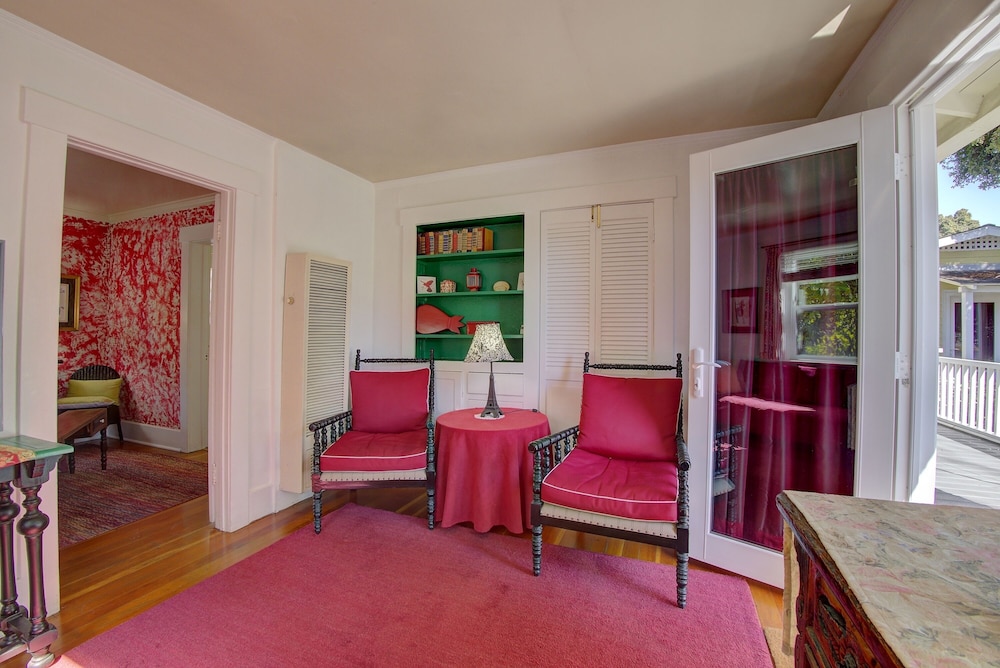 Secret Garden Inn and Cottages - photo 45