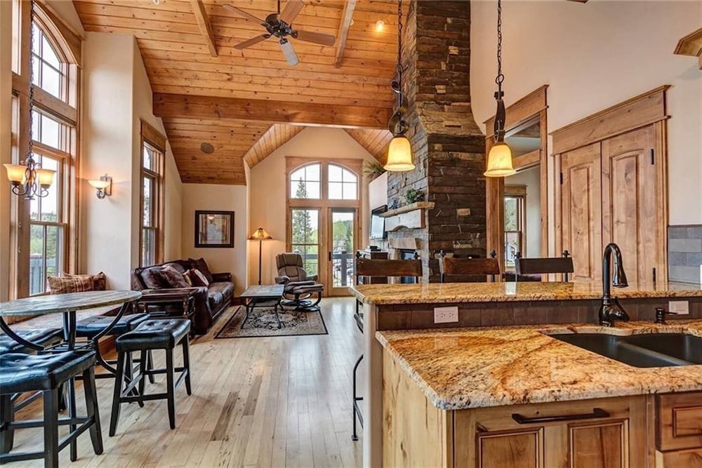 Majestic Mountain Views Breckenridge Hot Tub - photo 4