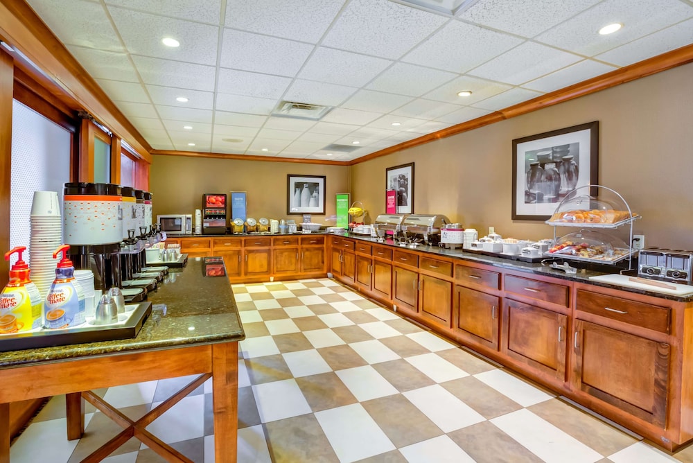 Hampton Inn Boston Norwood - photo 40