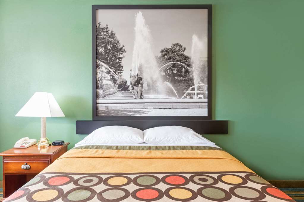 Super 8 by Wyndham Greencastle - photo 12