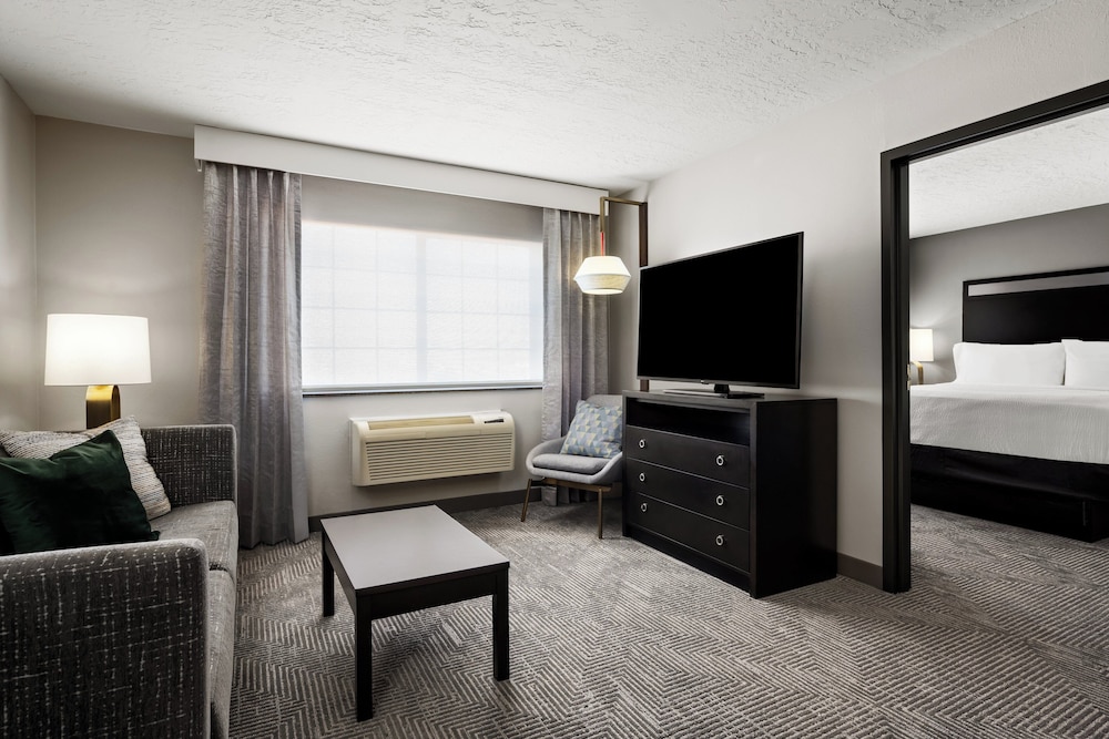 Holiday Inn & Suites Albuquerque Airport by IHG - photo 12