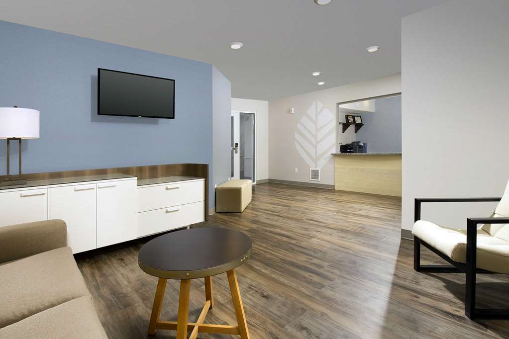 WoodSpring Suites Chicago Darien - photo 8