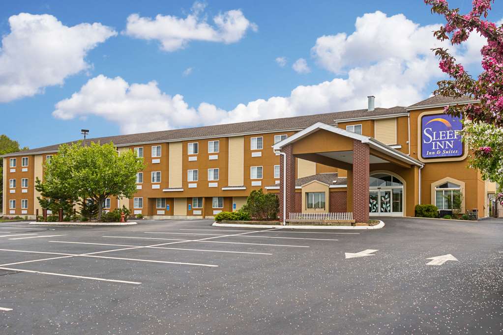 Sleep Inn & Suites Niantic North — hotel in Niantic