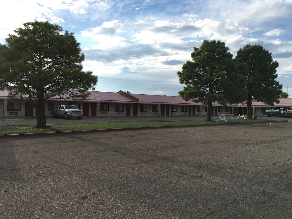 Regal Motel in Las Vegas New Mexico - photo 28