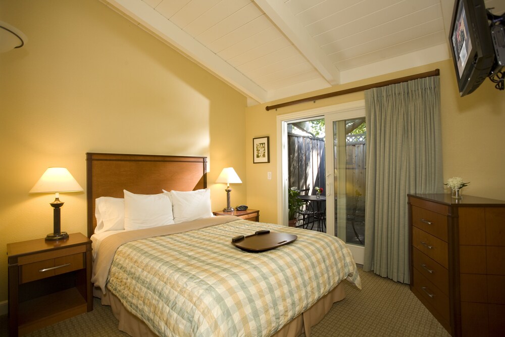 The Cottages Hotel - photo 7