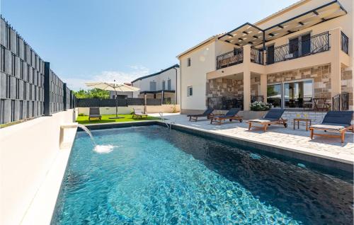 Gorgeous Home In Vrsi — 4-Star Luxury Hotel in Vrsi, Croatia