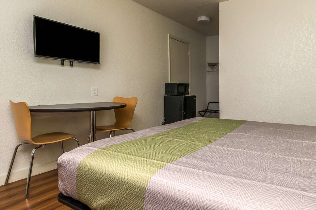 Motel 6 Fort Worth TX North - photo 14