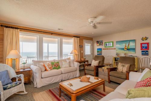 Beach Barracks by Oak Island Accommodations - photo 42