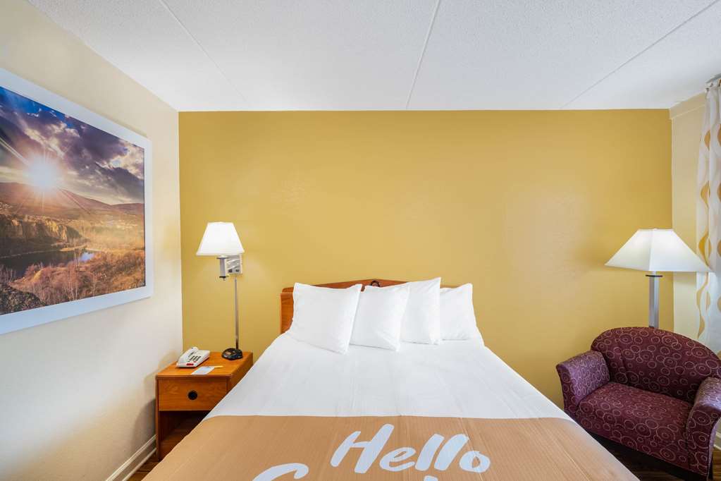 Days Inn by Wyndham Clarksville TN - photo 32