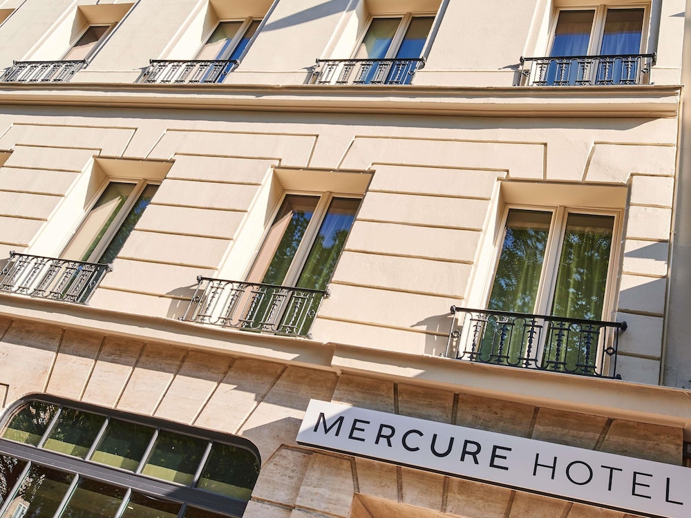 Mercure Paris Butte Montmartre Basilique — 4-Star Luxury Hotel in Paris, France