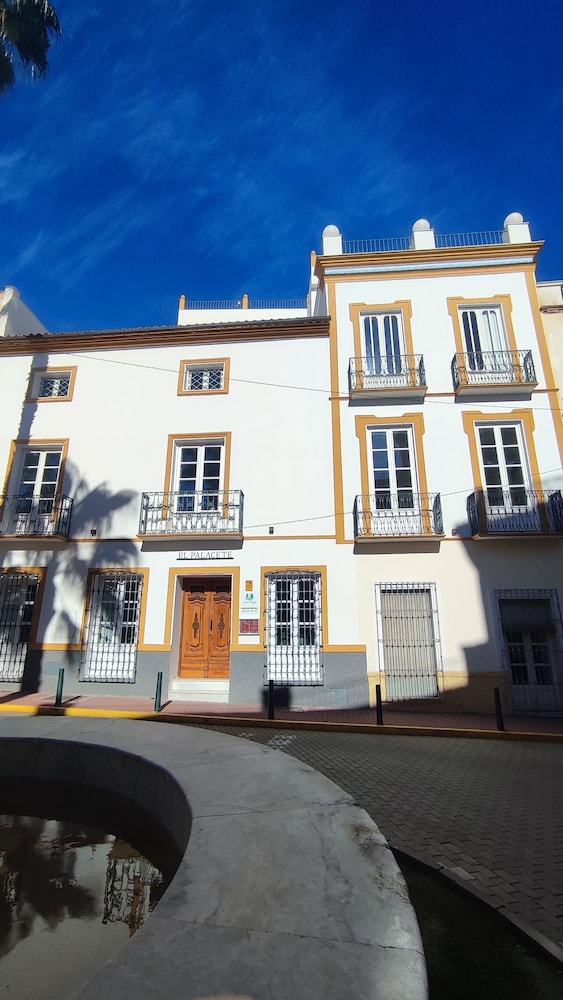 El Palacete de Cuevas Del Almanzora — hotel in Cuevas Del Almanzora
