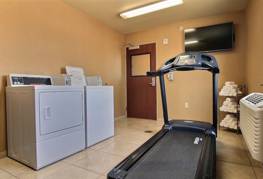 Cobblestone Inn & Suites Linton - photo 25