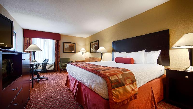 Best Western Plus Parkway Hotel - photo 13