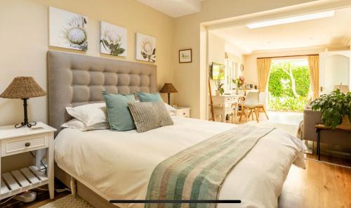 Guest suite Leafy Constantia Guest Cottages