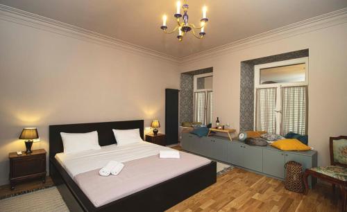 Charming 1BR Apartment with Balcony By Wehost
