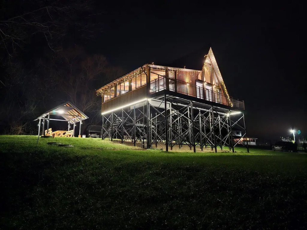 AframeVdali - carbon neutral hotel in Unknown City