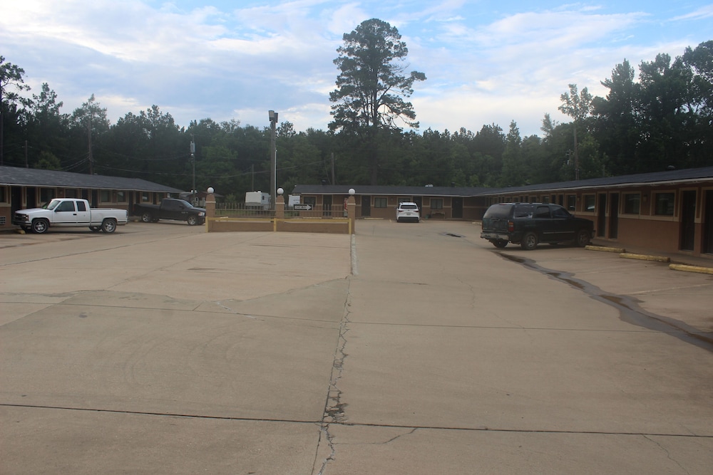 EverGreen Inn & RV - photo 30