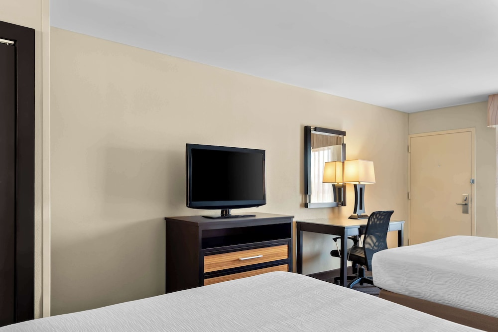 Best Western Newport Inn - photo 9