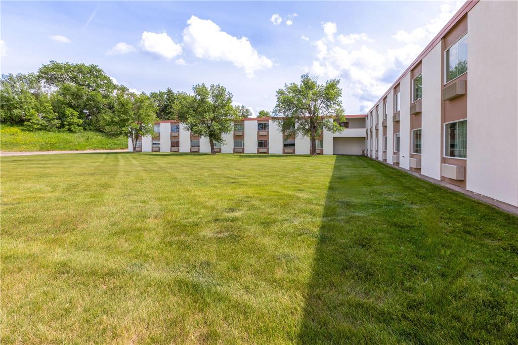 Baymont by Wyndham Jamestown Conference Center & Water Park - photo 40
