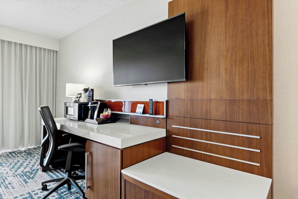 Delta Hotels by Marriott Mount Pleasant - photo 35