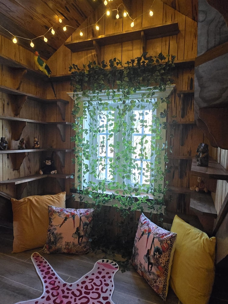 NEW Jungle Paradise Treehouse Suite With Resort Amenities Elevator Access Outdoor Kitchen Lagoon Lazy River Pool RV Hook up - photo 39