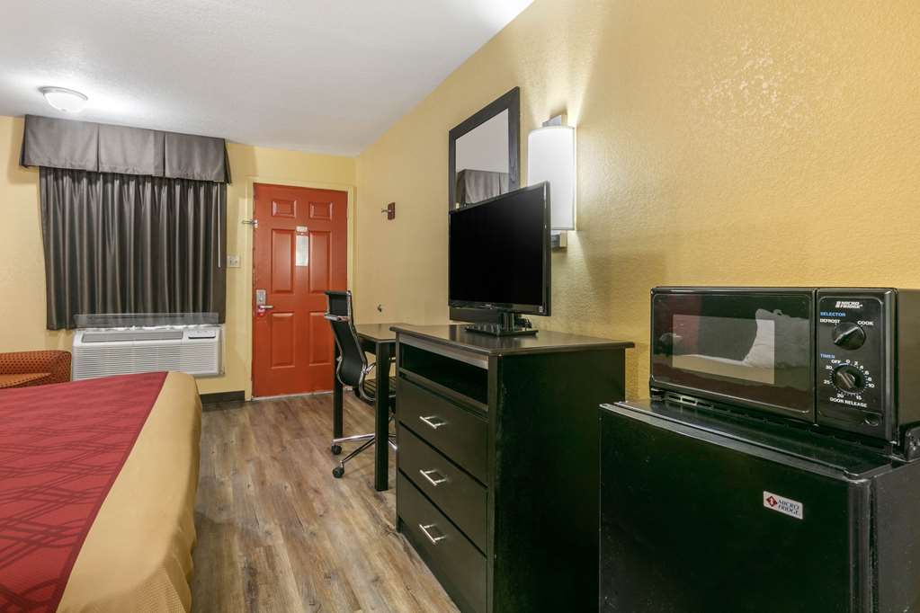 Econo Lodge Jonesboro - photo 18