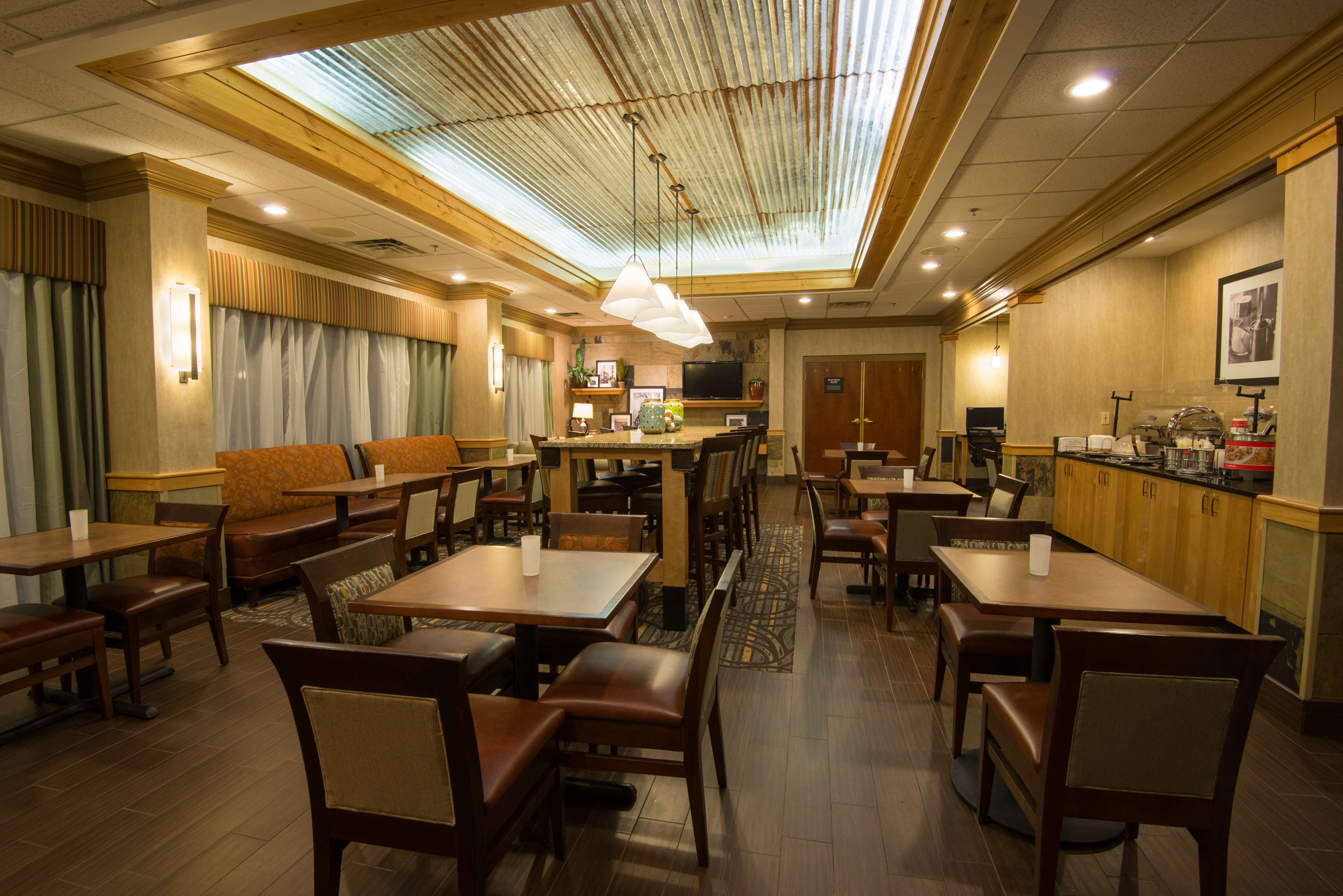 Hampton Inn Wilkesboro - photo 12