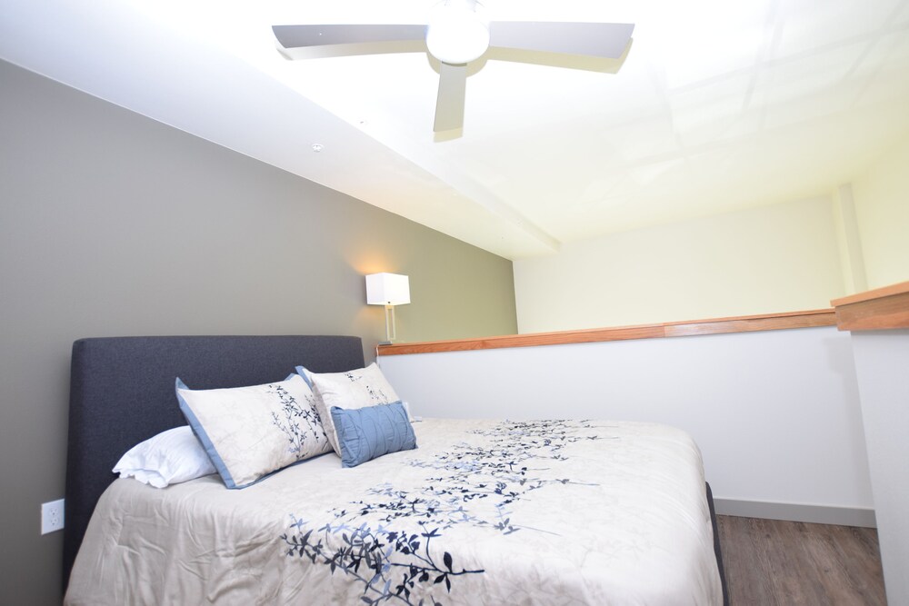 Capitol Hill Suites by Luxe Hubs - photo 17