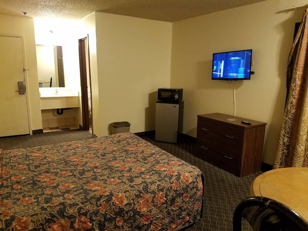 Travel Time Motel - photo 44