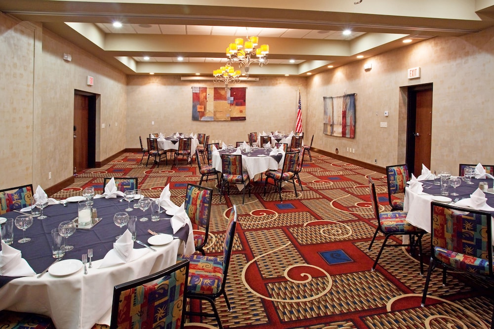 Holiday Inn Hotel & Suites Salt Lake City Airport West by IHG - photo 61