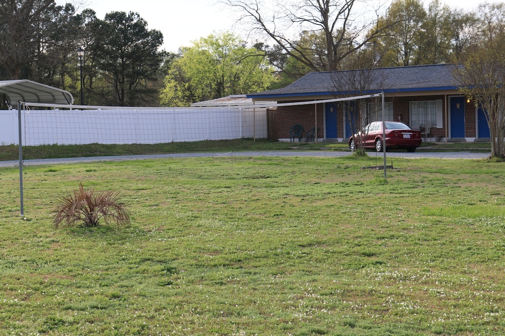 Four Oaks Lodging & RV Resort - photo 14