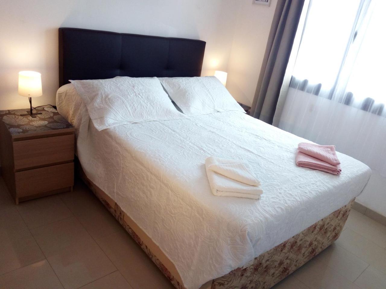 Dias Felices Heated Pool in Playa Blanca, Spain