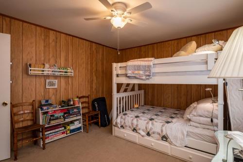 Beaching & Griping by Oak Island Accommodations - photo 15