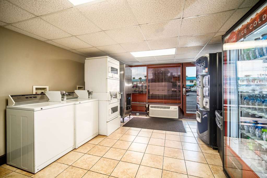 La Quinta Inn & Suites by Wyndham Cocoa Beach Oceanfront - photo 46