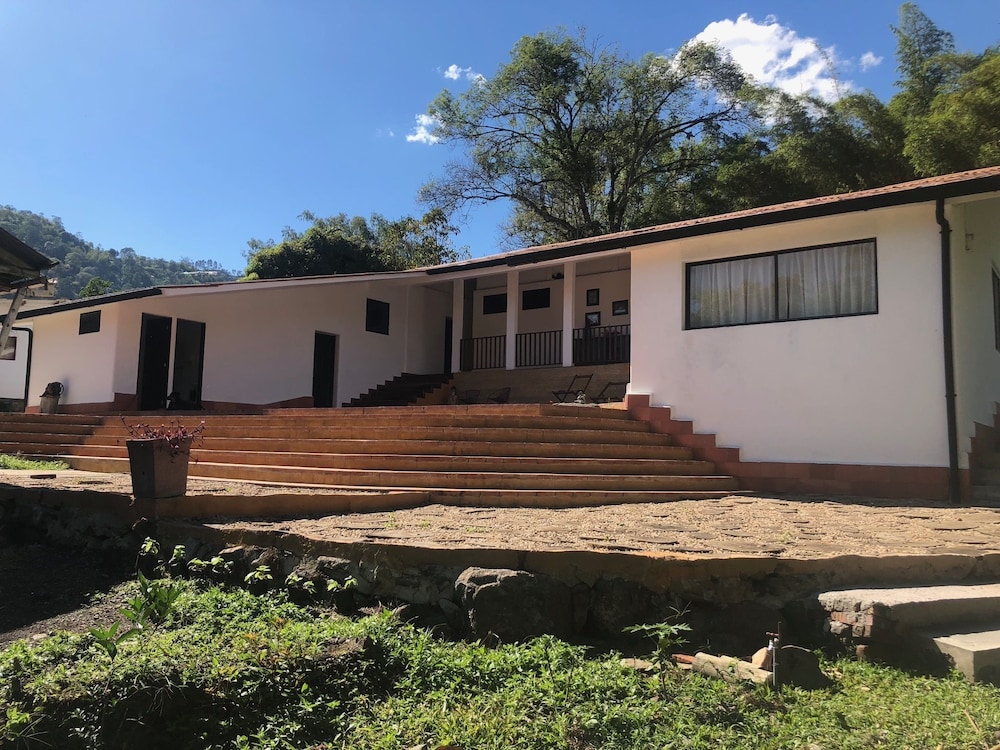 SelvaViva Hotel Boutique Glamping in La Vega, Colombia