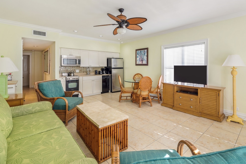 Coconut Beach Resort - photo 17