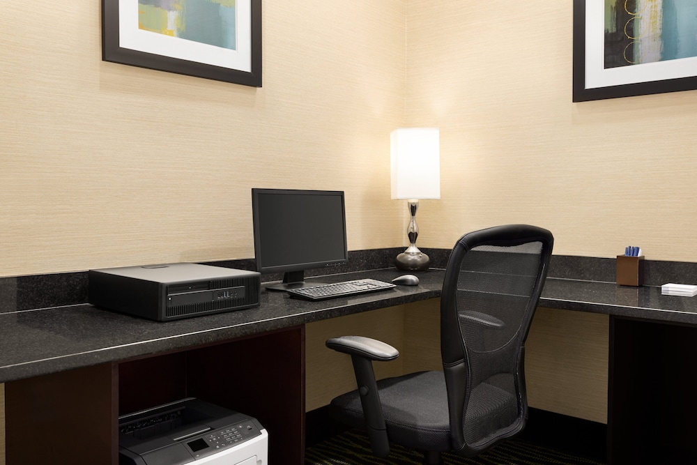 Holiday Inn Express Hotel & Suites Edmond by IHG - photo 43