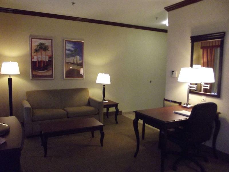 Hampton Inn & Suites Gainesville - photo 34