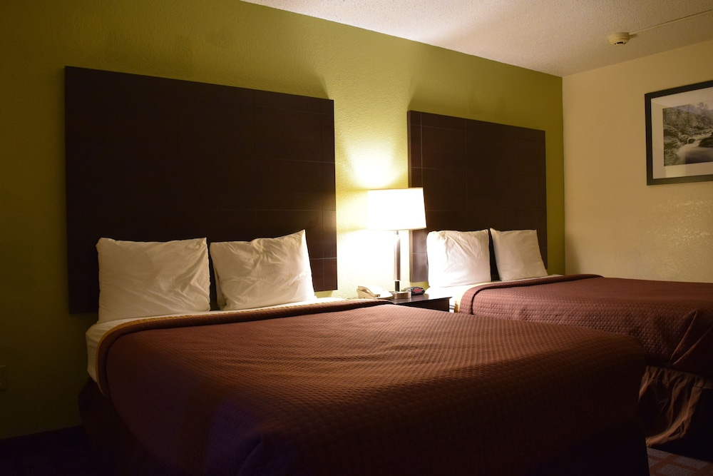 Super 8 by Wyndham Saginaw - photo 10