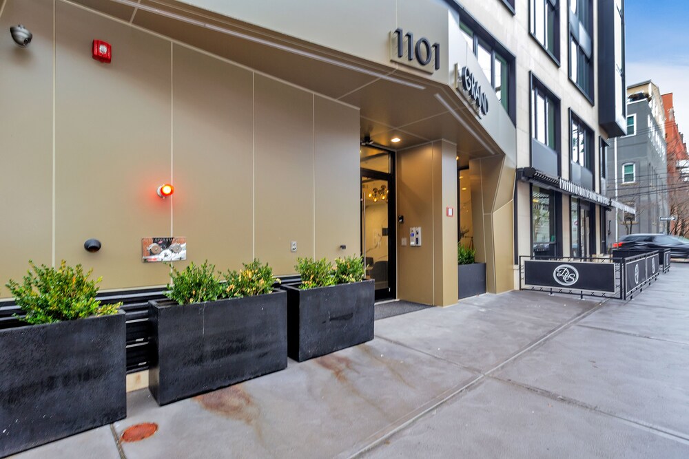 Dharma Home Suites Hoboken at Grand - photo 41